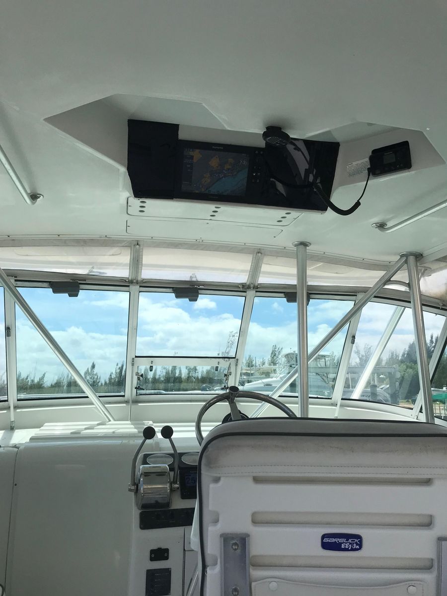 2002 Luhrs 34 