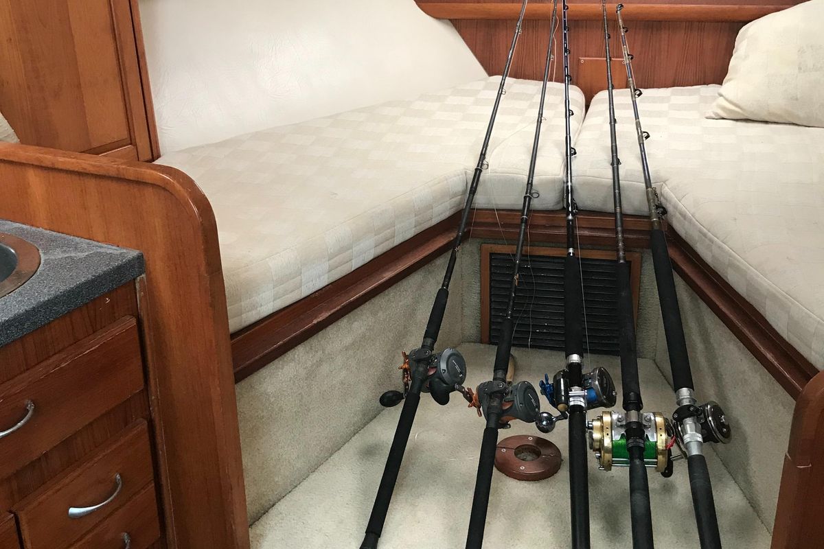 2002 Luhrs 34 