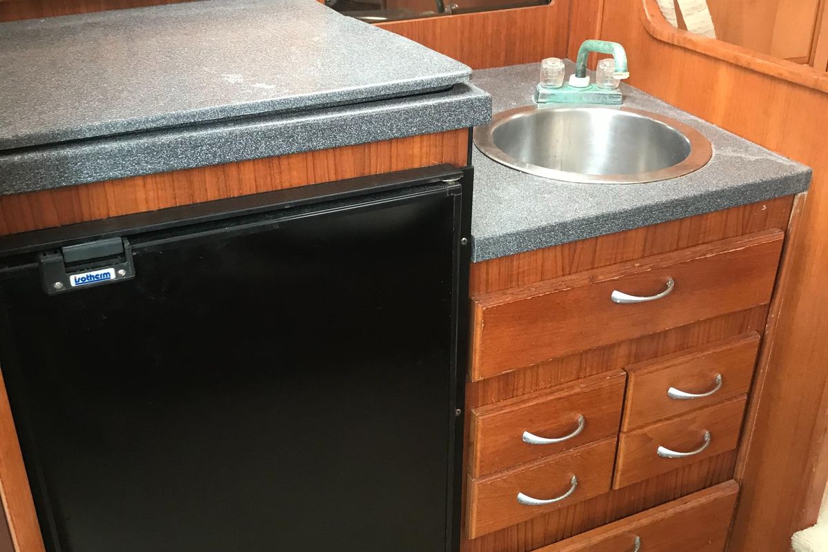 2002 Luhrs 34 