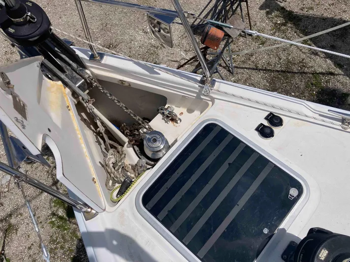 Fela Yacht Photos Pics 2009 Hunter 49 Aft Cockpit sailboat deck with anchor chain and hatch.