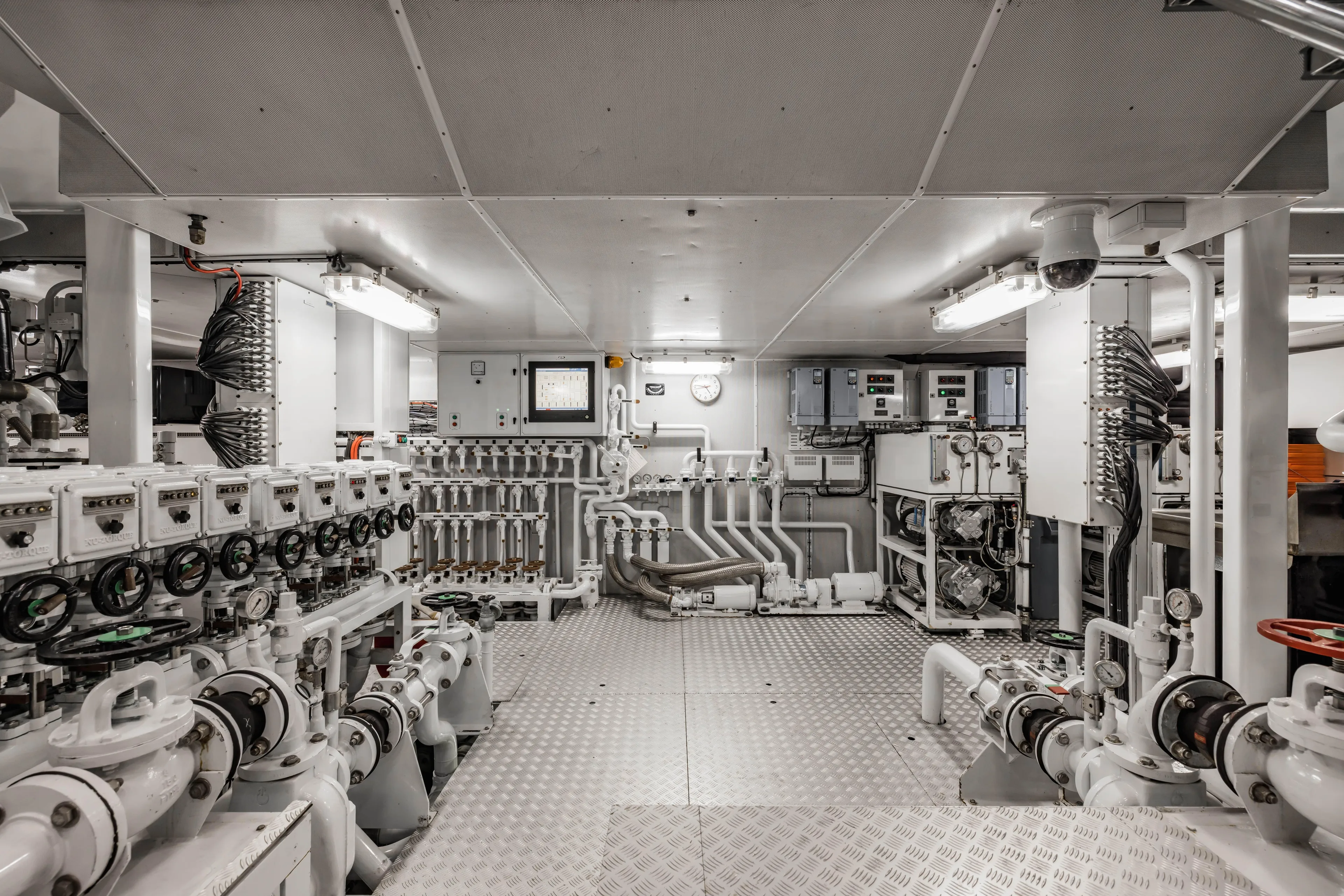 Laurel Yacht Photos Pics 