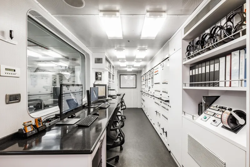 Laurel Yacht Photos Pics 