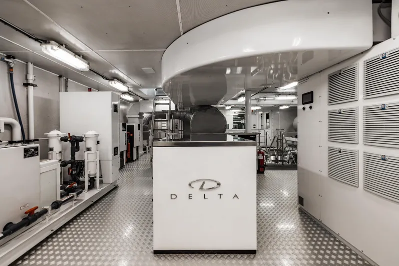 Laurel Yacht Photos Pics 