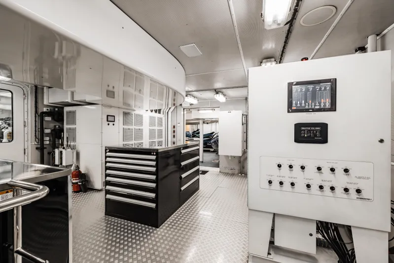 Laurel Yacht Photos Pics 