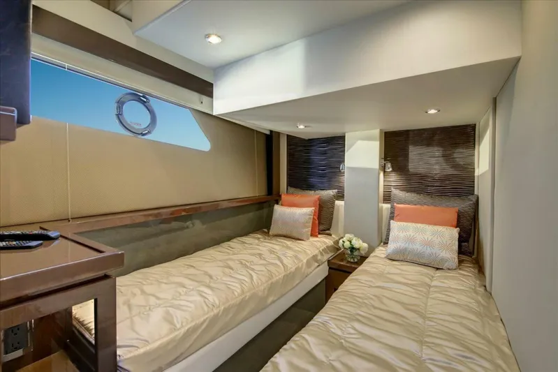 Aquasition Yacht Photos Pics 2018 Carver C52 Coupe - Image 31