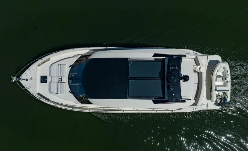 Aquasition Yacht Photos Pics 2018 Carver C52 Coupe - Image 4