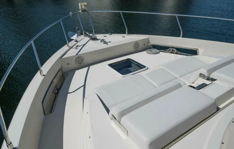 Aquasition Yacht Photos Pics 2018 Carver C52 Coupe - Image 33