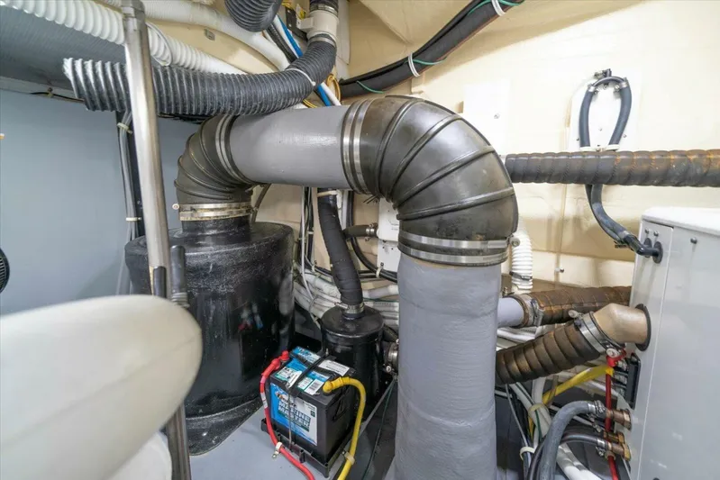 Aquasition Yacht Photos Pics 2018 Carver C52 Coupe - Image 40