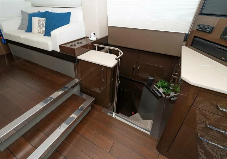 Aquasition Yacht Photos Pics 2018 Carver C52 Coupe - Image 20