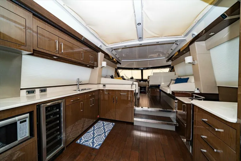 Aquasition Yacht Photos Pics 2018 Carver C52 Coupe - Image 12