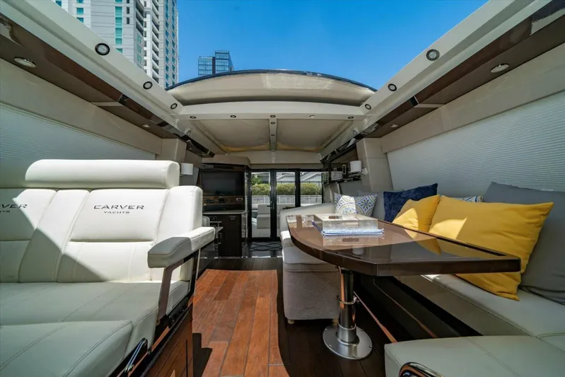 Aquasition Yacht Photos Pics 2018 Carver C52 Coupe - Image 15