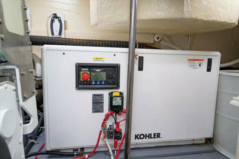 Aquasition Yacht Photos Pics 2018 Carver C52 Coupe - Image 39