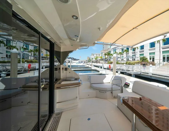 Aquasition Yacht Photos Pics 2018 Carver C52 Coupe - Image 9