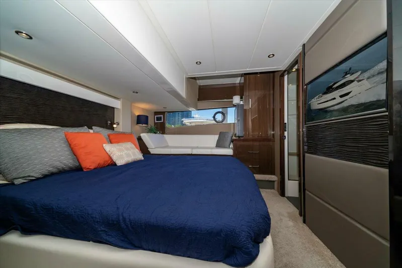 Aquasition Yacht Photos Pics 2018 Carver C52 Coupe - Image 24
