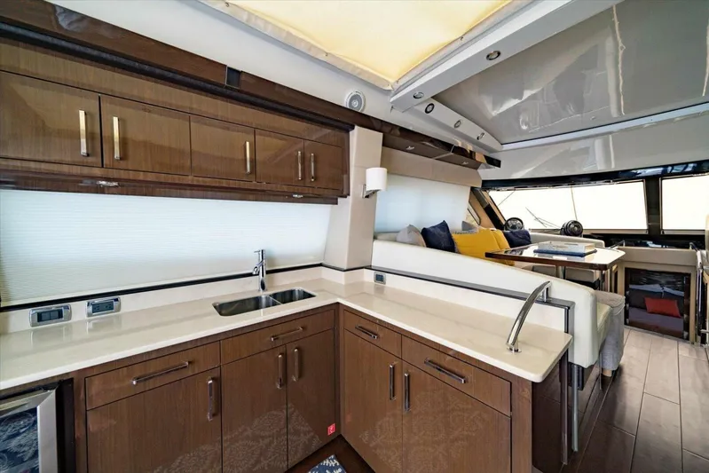 Aquasition Yacht Photos Pics 2018 Carver C52 Coupe - Image 13