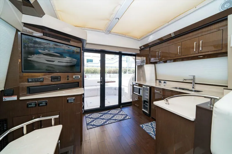 Aquasition Yacht Photos Pics 2018 Carver C52 Coupe - Image 11