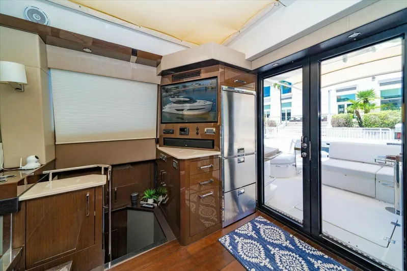 Aquasition Yacht Photos Pics 2018 Carver C52 Coupe - Image 19