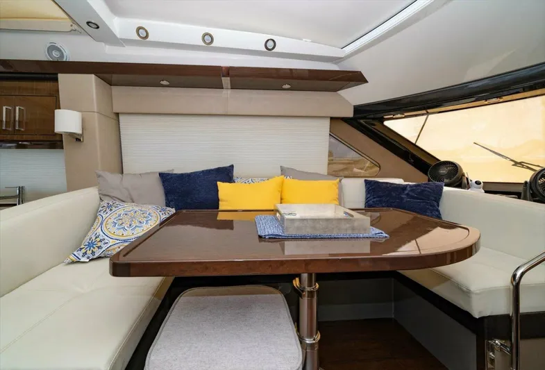 Aquasition Yacht Photos Pics 2018 Carver C52 Coupe - Image 14