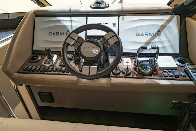 Aquasition Yacht Photos Pics 2018 Carver C52 Coupe - Image 16