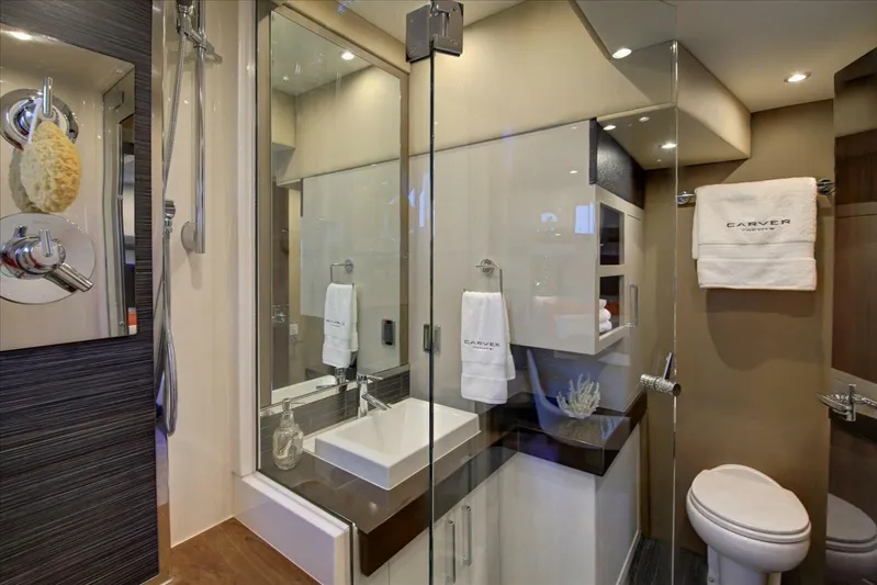 Aquasition Yacht Photos Pics 2018 Carver C52 Coupe - Image 27