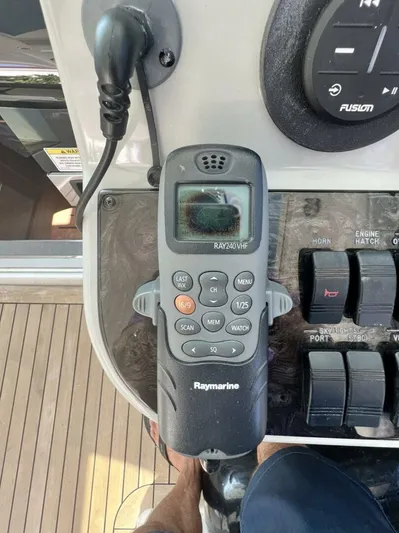 Group Therapy Yacht Photos Pics 2013 Sea Ray 470 Sundancer - Image 31