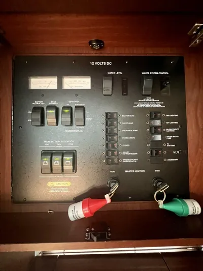 Group Therapy Yacht Photos Pics 2013 Sea Ray 470 Sundancer - Image 36