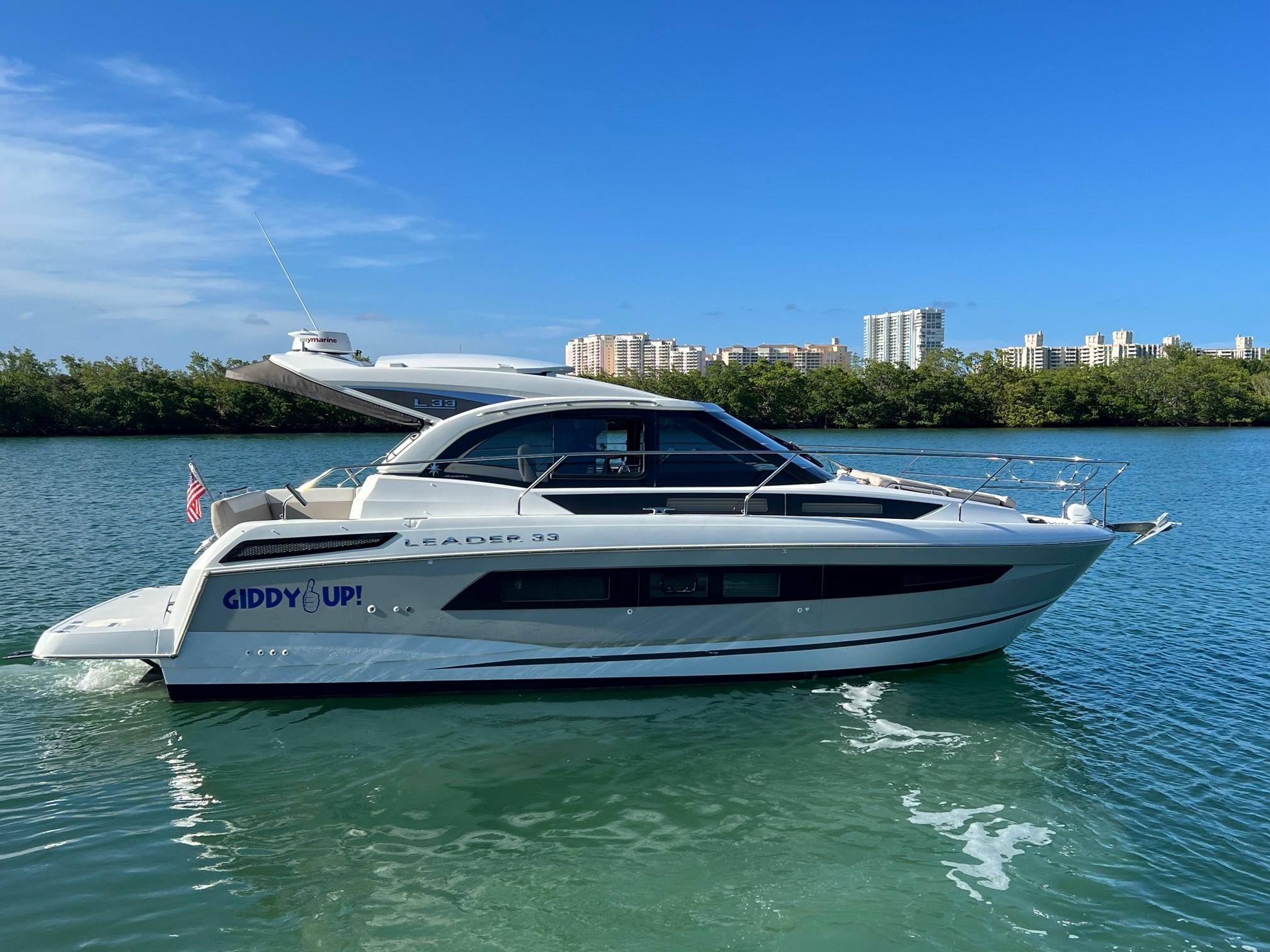 2017 Jeanneau Leader 33 Sports Cruiser For Sale - Yachtworld