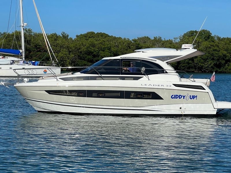 2017 Jeanneau Leader 33