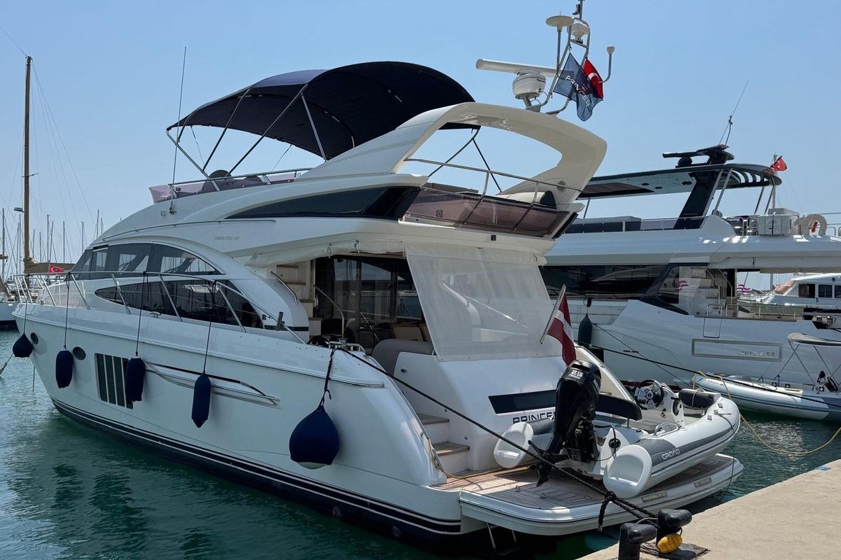 2012 Princess 61 