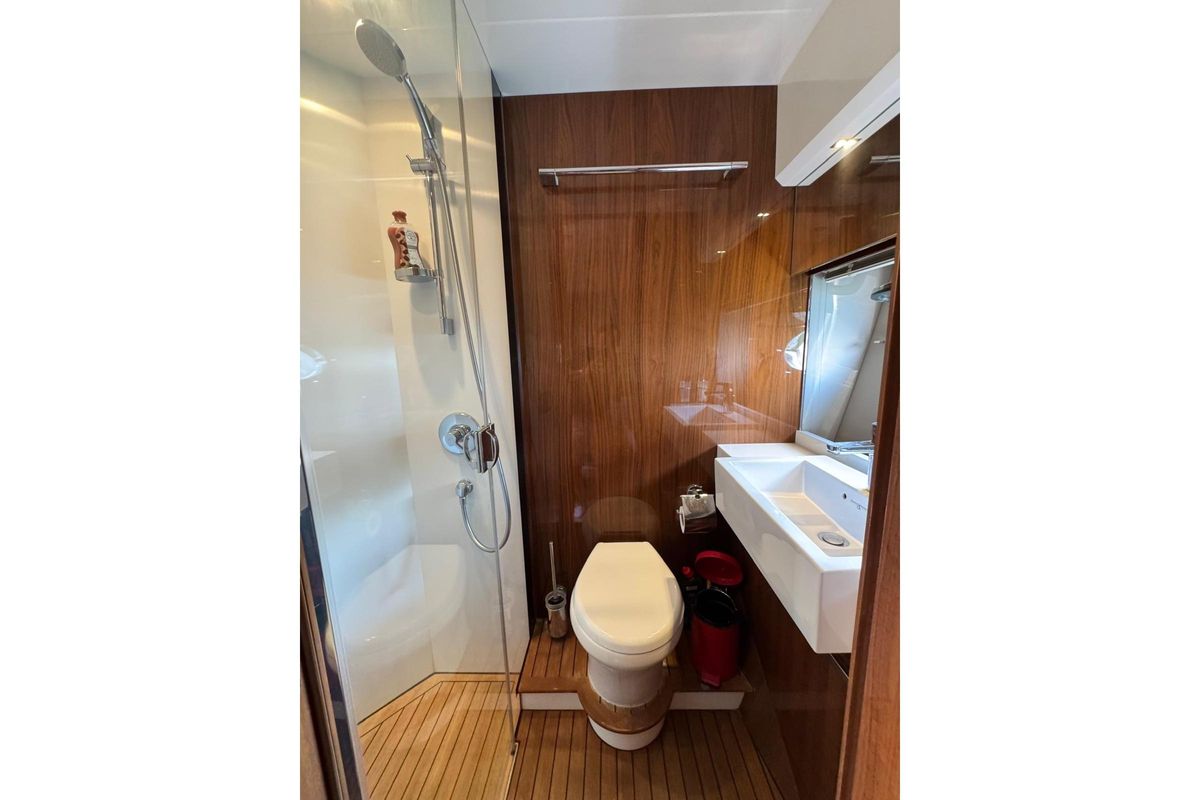 2012 Princess 61 