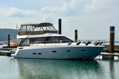 2011 Sealine F46