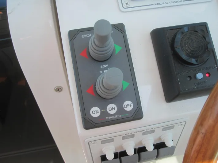  Yacht Photos Pics Control panel of a 2014 Back Cove 34 Hard Top/Hard Back boat.