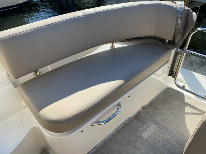 Mabe's Kid Yacht Photos Pics 2017 Carver C37 Coupe Diesel - Image 11