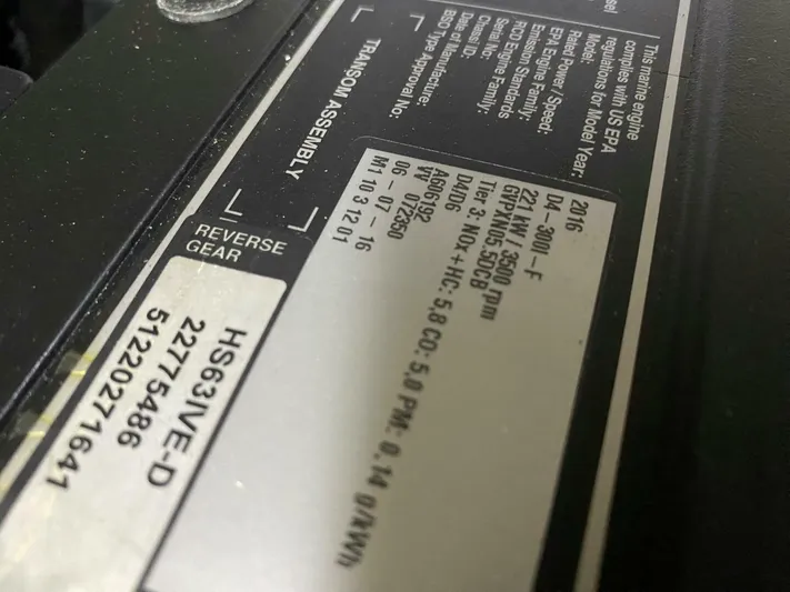 Mabe's Kid Yacht Photos Pics 2017 Carver C37 Coupe Diesel - Image 62