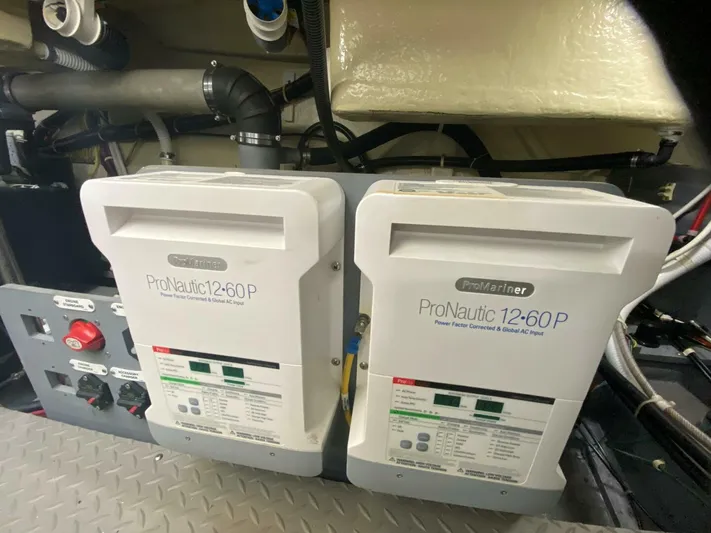 Mabe's Kid Yacht Photos Pics 2017 Carver C37 Coupe Diesel - Image 67