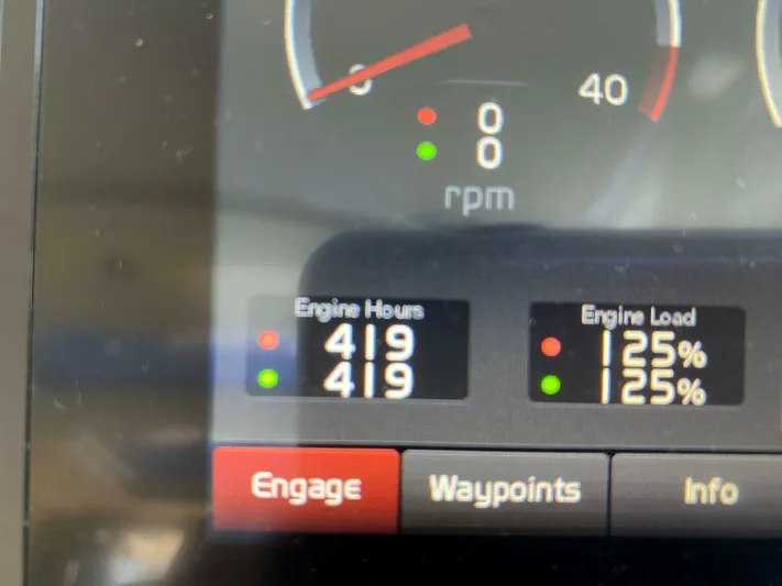 Mabe's Kid Yacht Photos Pics 2017 Carver C37 Coupe Diesel - Image 35