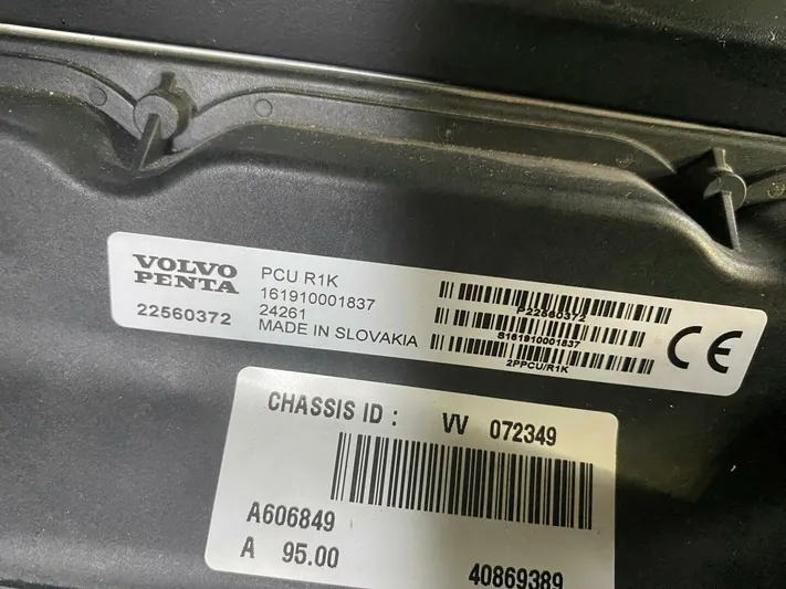 Mabe's Kid Yacht Photos Pics 2017 Carver C37 Coupe Diesel - Image 63