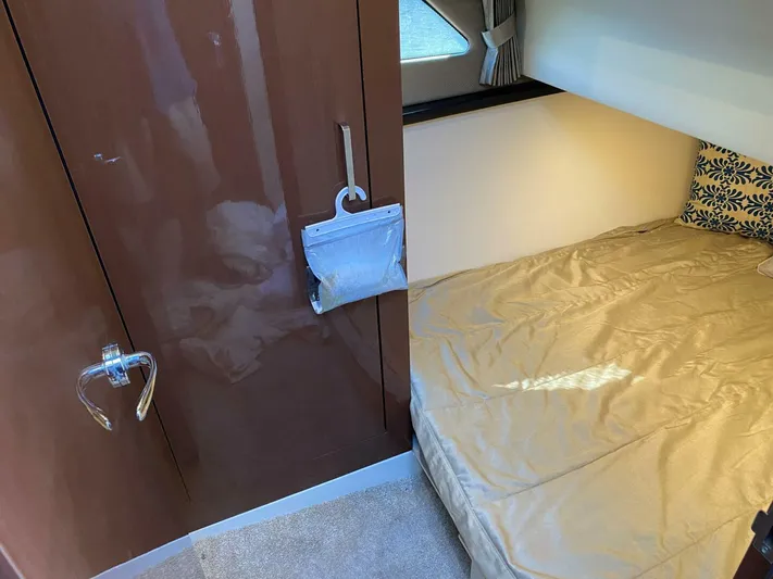 Mabe's Kid Yacht Photos Pics 2017 Carver C37 Coupe Diesel - Image 42