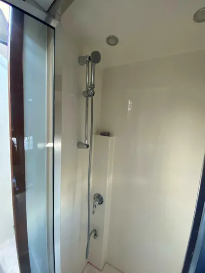 Mabe's Kid Yacht Photos Pics 2017 Carver C37 Coupe Diesel - Image 46