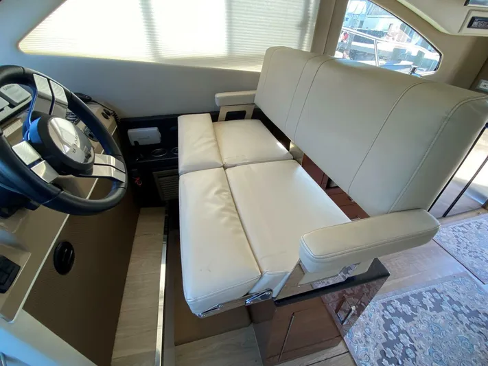 Mabe's Kid Yacht Photos Pics 2017 Carver C37 Coupe Diesel - Image 31