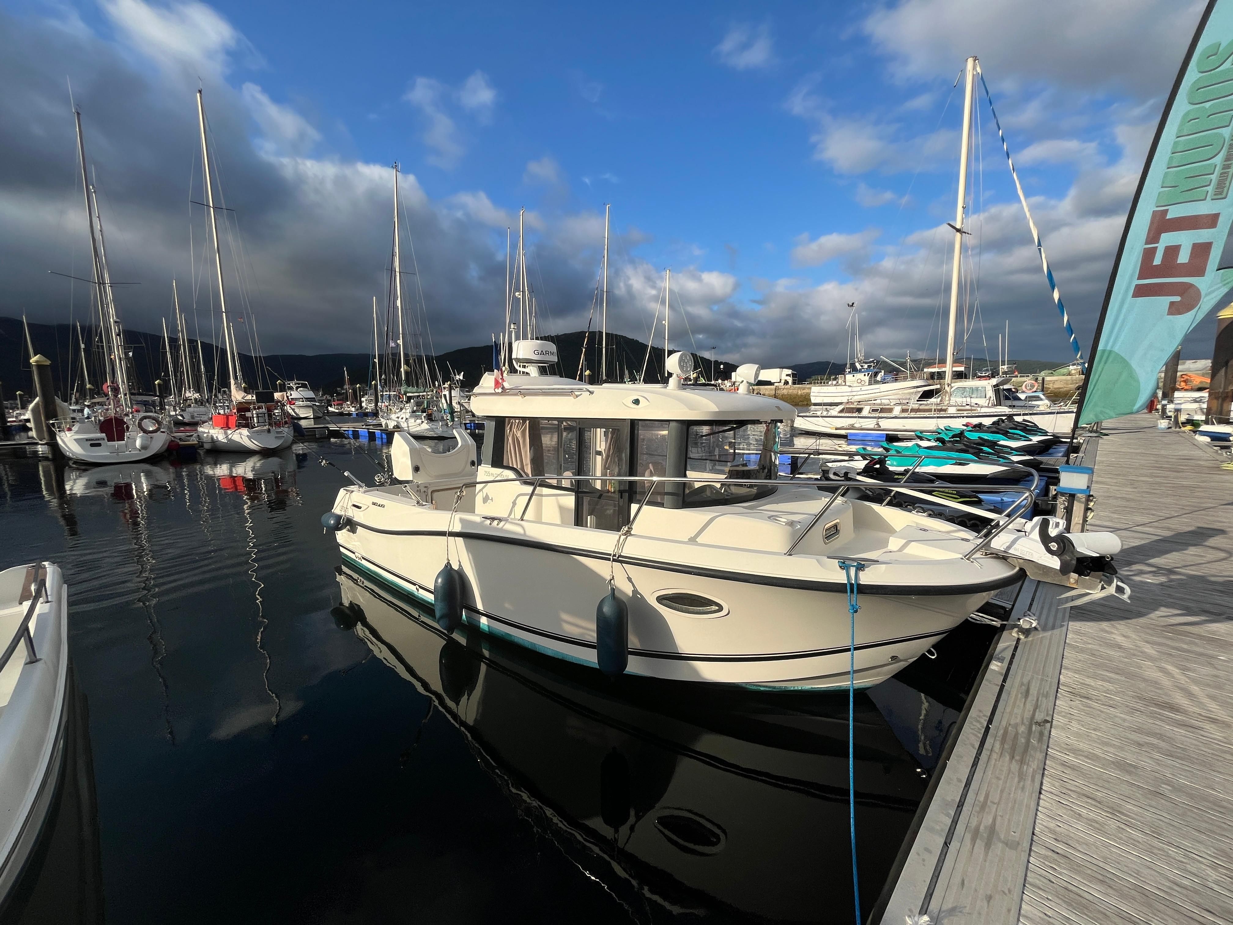 2017 Quicksilver 755 pilohouse