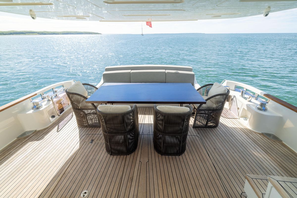 2019 Sirena 64 