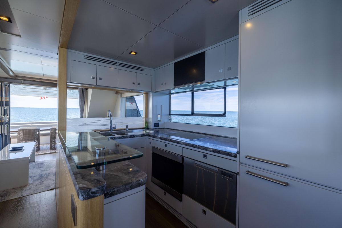 2019 Sirena 64 