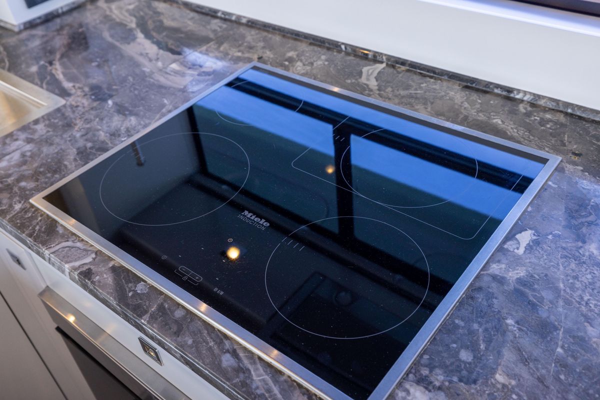 2019 Sirena 64 