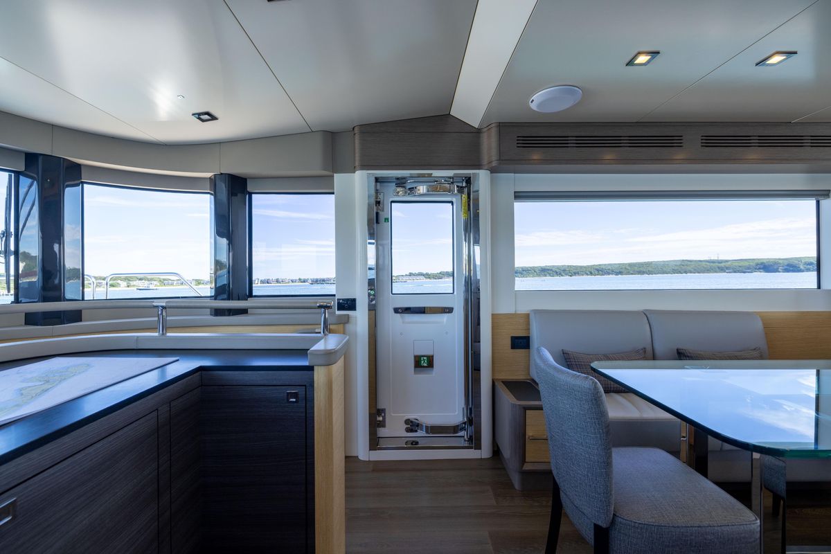 2019 Sirena 64 