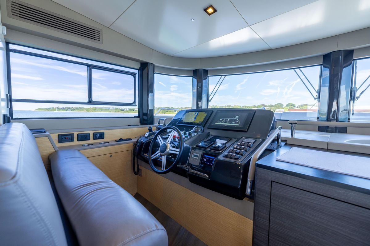 2019 Sirena 64 