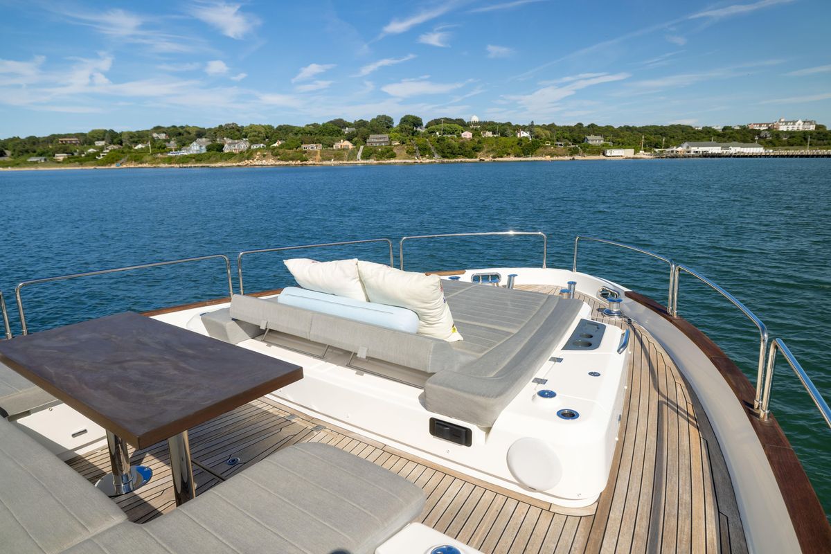 2019 Sirena 64 