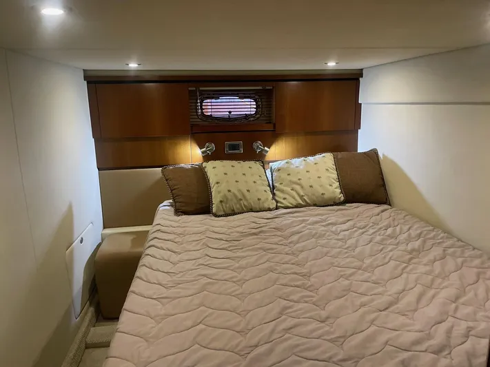 Faux Paw Yacht Photos Pics 