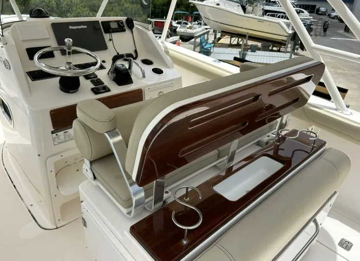  Yacht Photos Pics 2017 Pursuit S 280 Sport - Image 8