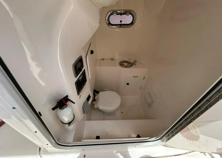  Yacht Photos Pics 2017 Pursuit S 280 Sport - Image 21